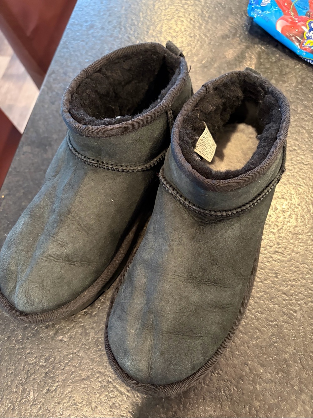 Ugg ultra mini cozy Winter Slip-On Boots - Black
